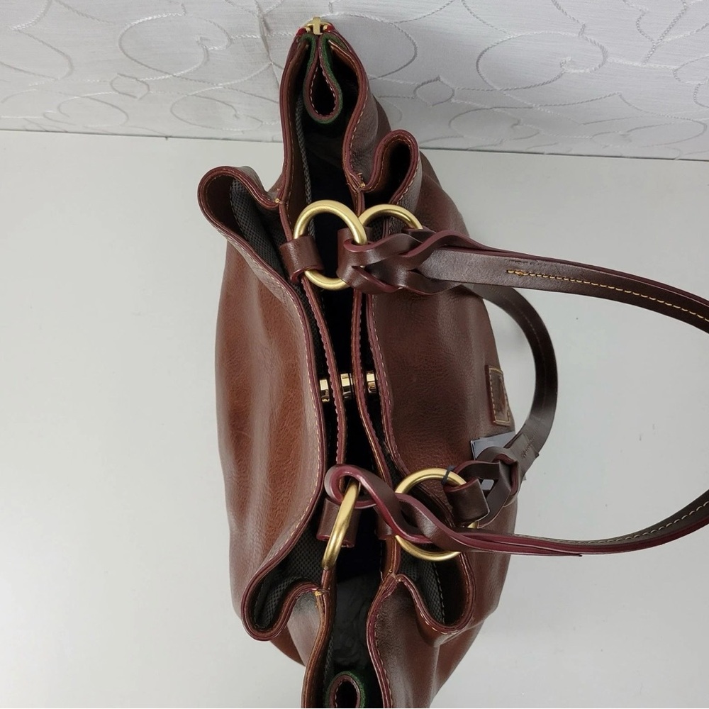 Dooney & Bourke
Florentine Large Zip Barlow - color: Chestnut mint condition!!! - Picture 4 of 9